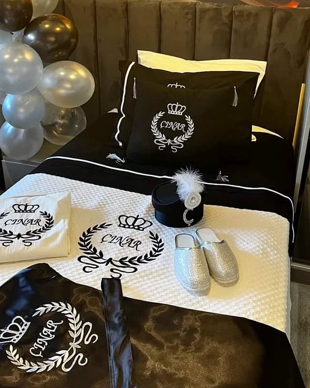 İsimli Nakışlı Sünnet Pike Yatak Takımı Ve Sabahlık
